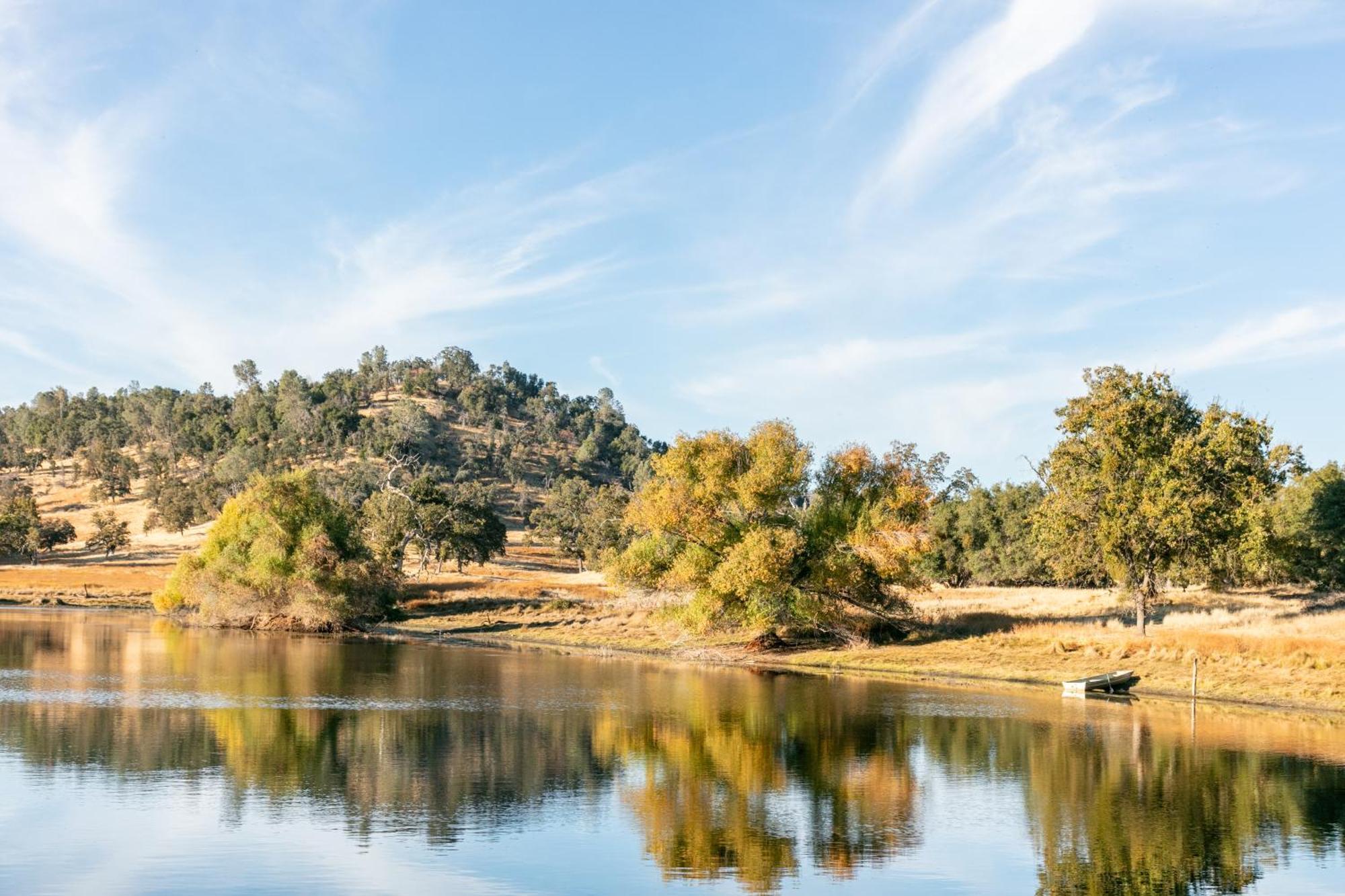 Rolling Oaks Ranch - 200 Acres Of Lakeside Beauty & Countryside Serenity Mariposa Exteriör bild